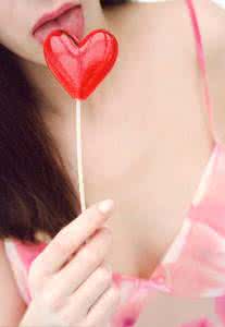 最灵活的舌头表演 激情:灵活舌头绕圈的爱技巧