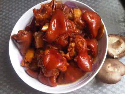 红烧猪蹄的家常做法 红烧猪蹄的做法 红烧猪手的做法,红烧猪手怎么做好吃,红烧猪手的家常做法