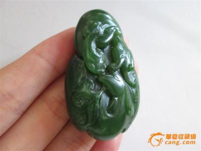 和田碧玉菠菜绿值钱吗 菠菜绿碧玉图片欣赏 碧玉花图片欣赏 难得一见的美丽