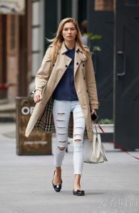 卡其色风衣里面穿什么 风衣里面穿什么最搭