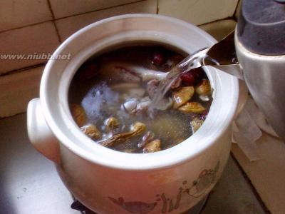香菇炖鸭汤 松耸 松耸菇炖鸭汤的做法,松耸菇炖鸭汤怎么做好吃,松耸菇炖鸭汤的家常做法