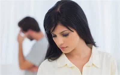 不愿分手的女人 女人不愿分手的原因是什么:1、没有勇气重新选择