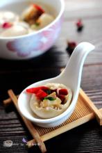 水磨糯米粉怎么做汤圆 我家代代相传的秘制水磨鸳鸯汤圆