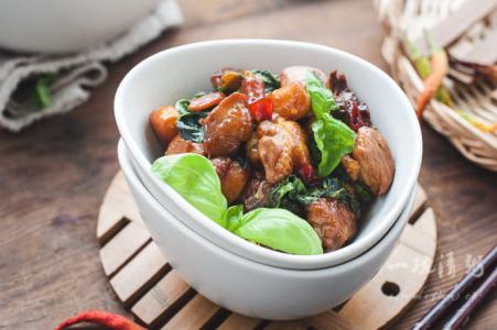 三杯鸡辣吗 香辣诱人的三杯鸡