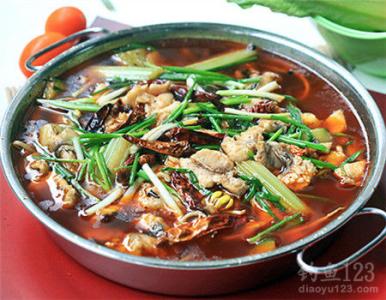 泡菜鱼火锅的做法 酸辣十足泡菜鱼火锅的做法