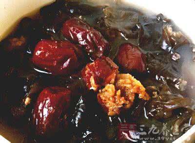 雾霾对人体有什么危害 黑木耳的做法大全 消除体内雾霾的最佳选择