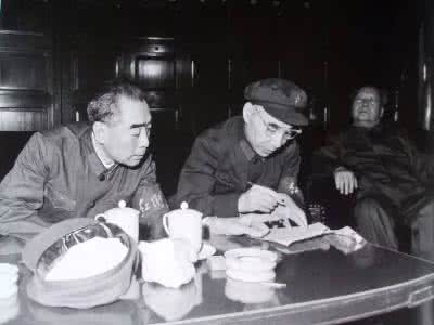 人死后什么时候选墓地 他一生没有子女,没有房产,死后更没有墓地