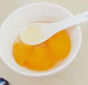 糖水黄桃罐头 百吃不厌的夏日糖水——冰镇黄桃糖水罐头
