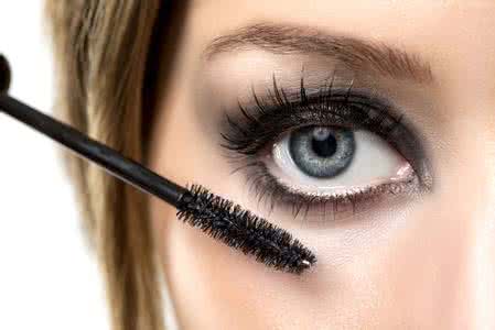 兰蔻天鹅颈睫毛膏用法 睫毛膏干了怎么办 睫毛膏的用法?