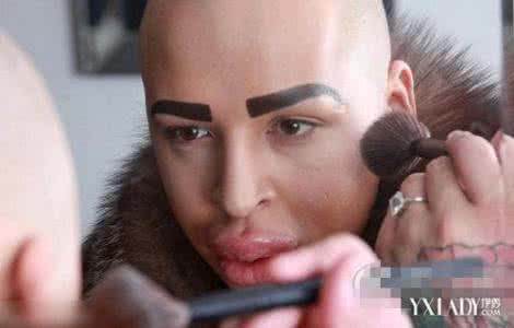 烤肉腌渍 腌渍肉竟让男子变“香肠嘴”