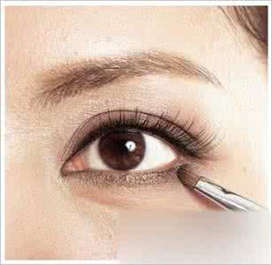 冷色调 冷色调眼妆让自己变得璀璨无比