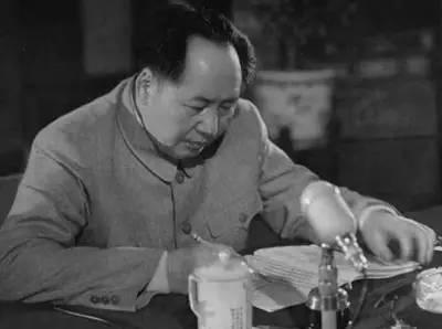 让人热泪盈眶的电影 毛泽东为何让人热泪盈眶？