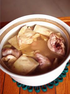 笋干炖鸡腿 鸡腿焖炖笋干的做法