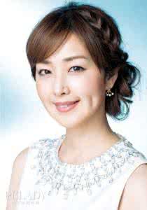 重回少女时代 母亲节 用六款编发让妈妈重回少女时代