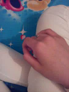 单身女戴戒指催桃花运 单身女戴戒指催桃花运 还单身呢？这样摆设会扼杀桃花运！