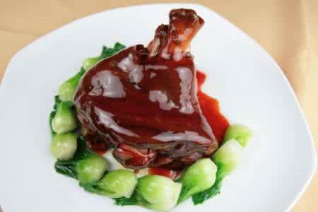 东坡肘子的正宗做法图 东坡肘子的起源与传统做法