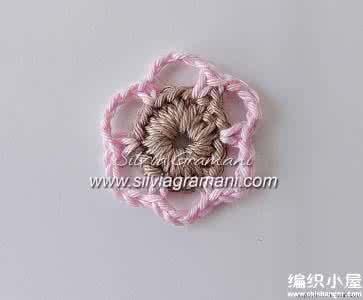 符号大全花样符号花瓣 【编织花样】一款多色花瓣单元花的钩法