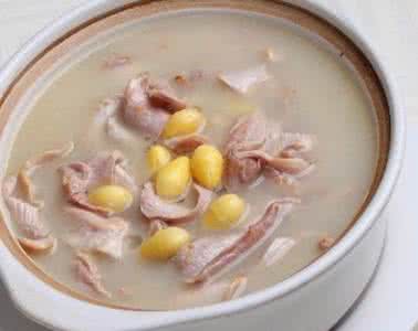 白胡椒煲猪肚汤 治疗胃炎的食疗方法 喝点白胡椒煲猪肚汤