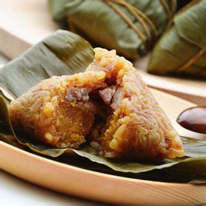 蛋黄肉粽的做法 【图】美味蛋黄肉粽的做法