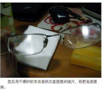 游泳眼镜起雾怎么办 一张图读懂半分钟解决眼镜片起雾问题