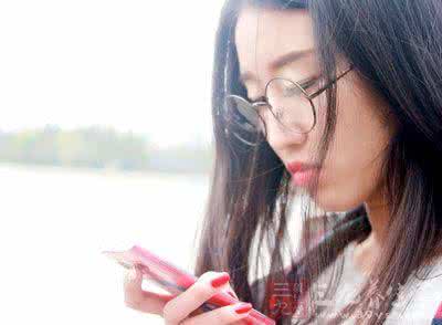 从朋友圈看出男人想你 从朋友圈竟能看出她是啥样的女人