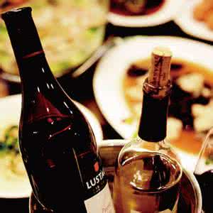 红酒能改善睡眠吗 喝红酒影响睡眠吗？葡萄酒为什么能改善睡眠质量吗?