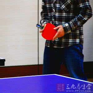 乒乓球正手发球技术 乒乓球技术 打乒乓时怎么在正手位发球