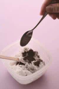 咖啡渣除臭 怎样利用咖啡渣吸湿除臭