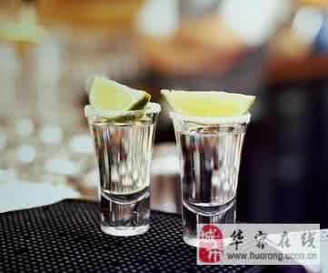 用冷水洗脸还是用温水 用冷水洗脸还是用温水 蜂蜜用冷水还是温水?