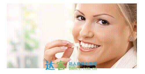 老人口臭怎么办 吃石榴能缓解口臭 老人口臭五大原因 有效缓解老人口臭的技巧