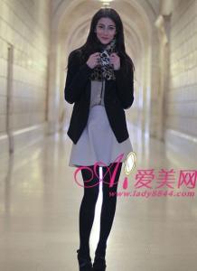欧美少女粉嫩着装秘籍：欧美恬妞粉嫩装扮直逼日韩