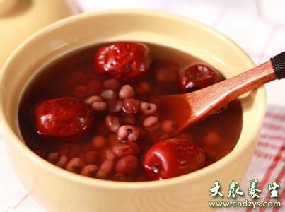 红豆汤的功效与作用 红豆汤的功效与作用 红豆汤的功效与作用介绍