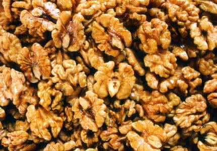 核桃仁的功效与作用 核桃仁的功效与作用 核桃仁怎么做好吃以及它的功效作用