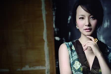 温情的女人 温 情 女 人