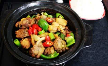 黄焖鸡米饭 “黄焖鸡米饭”变身“黄焖鸡米面”