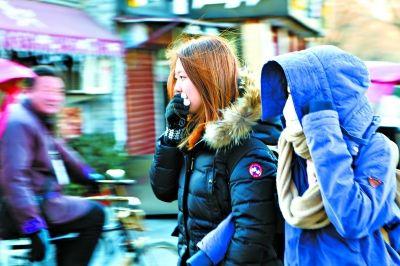 大妈在家跳广场舞漏缝 滚水35秒冻成冰 广场舞大妈转了阵地