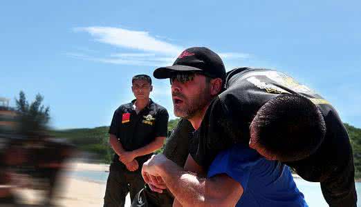 天骄国际安全学院 天骄国际安全学院 纪实摄影：看国外顶级保镖教官如何打造中国“最牛”保镖学院