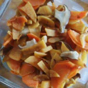 胡萝卜饼的家常做法 胡萝卜和红薯 红薯胡萝卜饼的做法,红薯胡萝卜饼怎么做好吃,红薯胡萝卜饼的家常做法