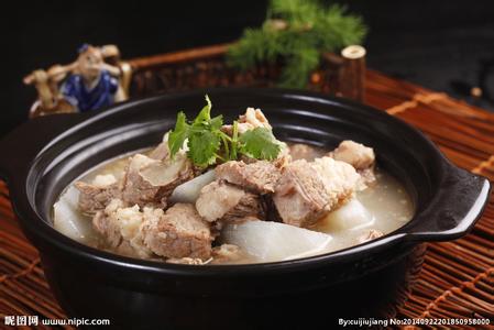 牛腩炖萝卜的清淡做法 清炖牛腩萝卜