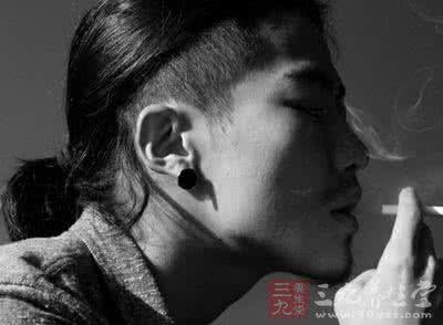 女人台州鞋扇耳光视频 为何女人想对这种男人“扇耳光”