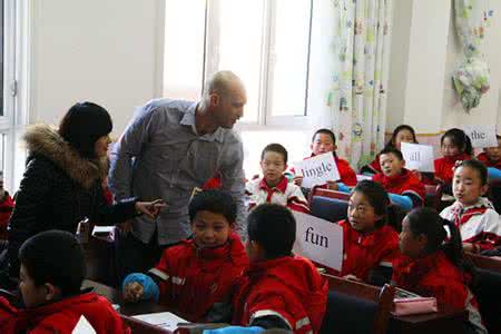 小学英语课堂案例分析 小学英语老师常用的课堂操练游戏100例 课堂游戏