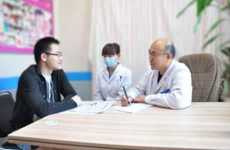 老年人白内障怎么治 前列腺炎的高发人群 白内障并非老年人专利，这些都是高发人群!