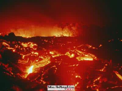 做梦梦见火山爆发 梦见火山爆发 梦见逃命意味着什么？_梦见火山爆发