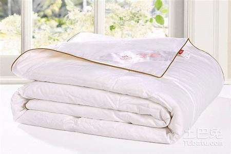 毛巾被和夏凉被哪个好 夏天用夏凉被好还是毛巾被好