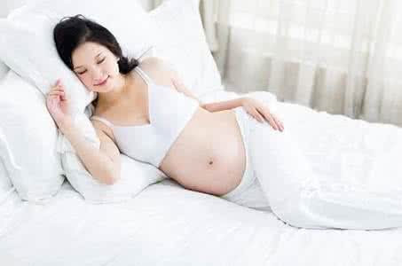 孕妇左侧卧睡姿图 孕妇睡姿左侧卧睡对宝宝好吗