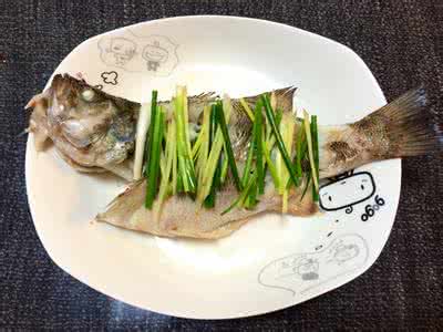清蒸鲈鱼做法 同主题 清蒸鲈鱼 附做法