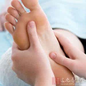 脚底按摩手法 脚底按摩手法 睡眠老不好试试按摩脚底 脚底按摩手法