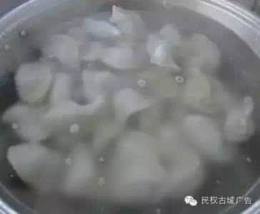 速冻水饺冷水还是热水 煮水饺用热水还是冷水？！答案太惊人！