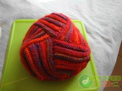 螺旋帽子的编织方法 好看好织的时尚帽——螺旋格格帽教程