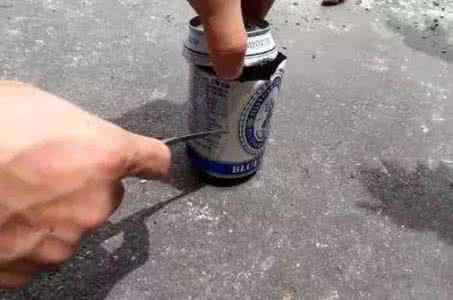 一女孩在家里放了这个'神器',捉到一大堆蟑螂!还有这些DIY杀蟑大法 ↓↓